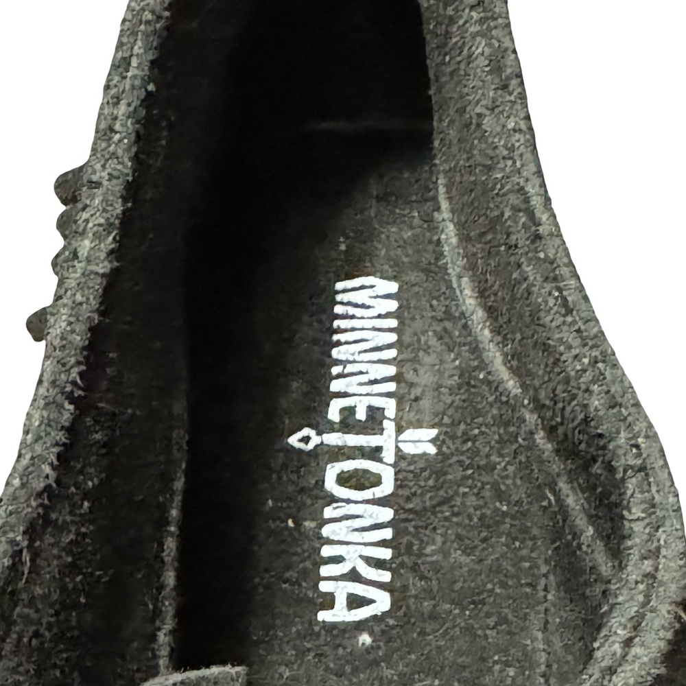 Minnetonka Genuine Suede Leather Black Soft Fringe Concho Moccasins size 8.5 - Picture 6 of 8